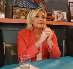 Marine Le Pen fait campagne pour les élections européennes
